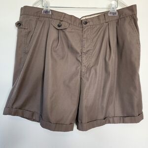 Vintage mens 44 pleated khaki twill shorts